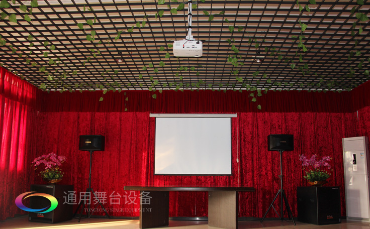 提升舞臺(tái)演出效果！舞臺(tái)幕布顏色搭配常用色——紅、黃、墨綠三原色