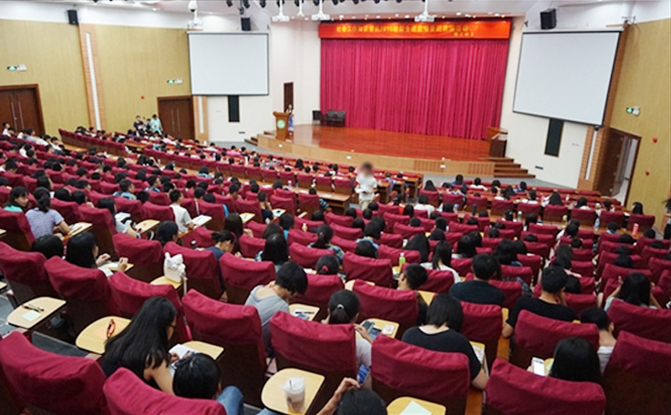 靚爆鏡的廣科院松山湖新校區(qū)多功能報告廳！報告廳舞臺機(jī)械及舞臺吊桿等建設(shè)項目由通用舞臺承建