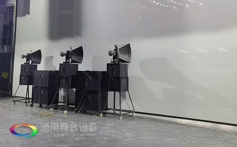 通用舞臺承建：南京曉莊學院報告廳舞臺項目（舞臺音響、舞臺燈光吊桿、幕布...）